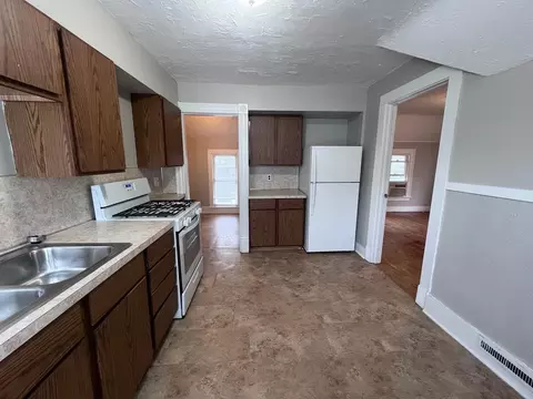 1140 Fremont Ave NW, Grand Rapids, MI 49504
