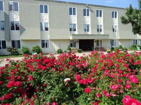 290 W Main St, Barnstable, MA 02601