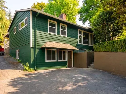9938 SW Terwilliger Blvd, Portland, OR 97219