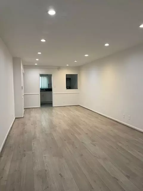 5460 Sierra Vista Ave, Los Angeles, CA 90038