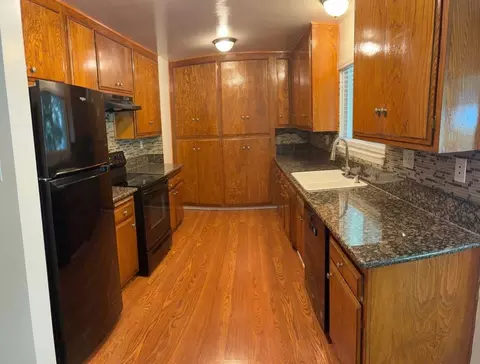 2420 E 5th St, Long Beach, CA 90814