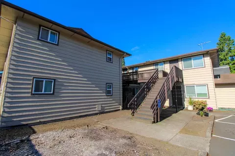 132 Sunset Ave N, Keizer, OR 97303