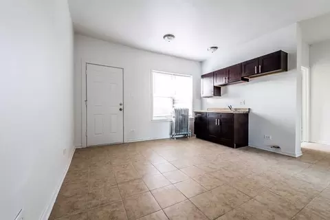 400 S Kilbourn Ave, Chicago, IL 60624 photo 4