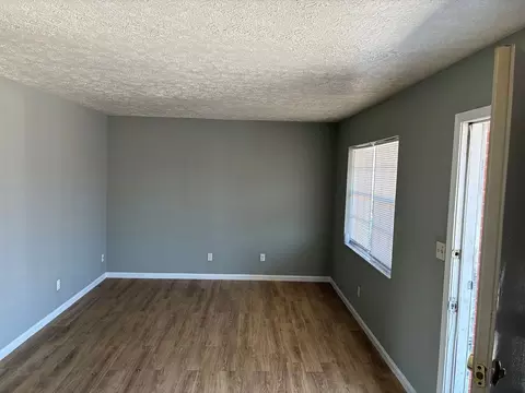 5458 New Cut Rd, Louisville, KY 40214