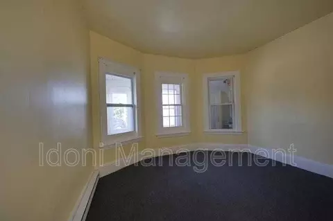 990-998 Pembroke St, Bridgeport, CT 06608