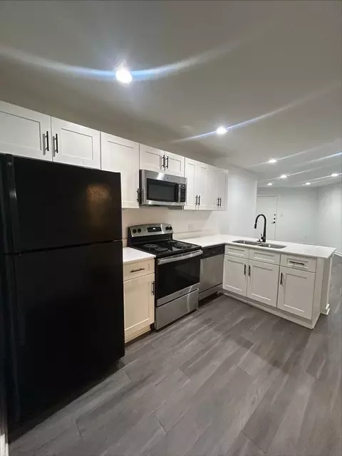321 E 8th St, Dallas, TX 75203