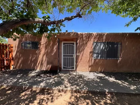 328 Utah St NE, Albuquerque, NM 87108