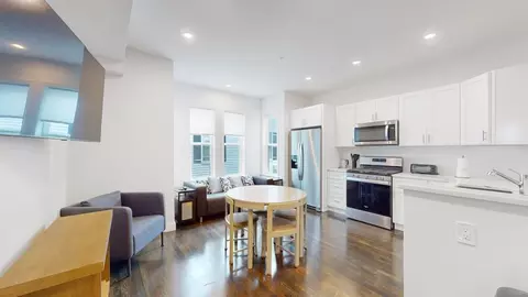 188 Ash St, Waltham, MA 02453