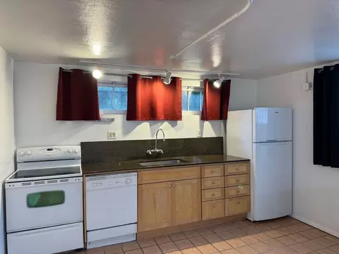 2221 NW Flanders St, Portland, OR 97210