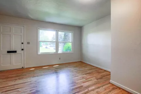 10233 SW Eastridge St, Cedar Hills, OR 97225