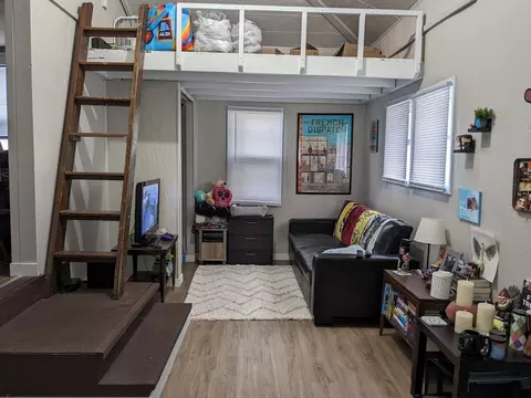 2007 College St, Cedar Falls, IA 50613