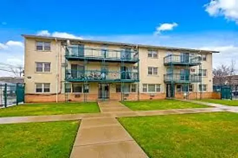 3737 W 63rd St, Chicago, IL 60629