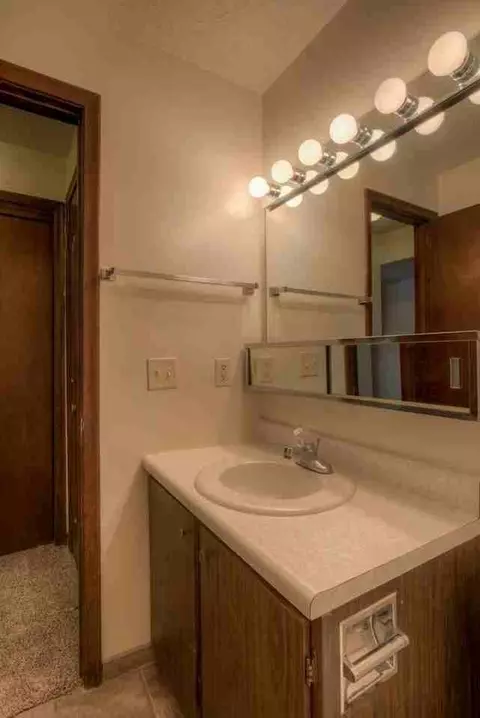 120 124128 S 38th St, Omaha, NE 68131