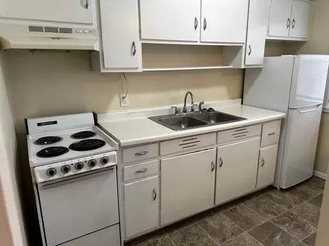 500 Linden St, Excelsior, MN 55331