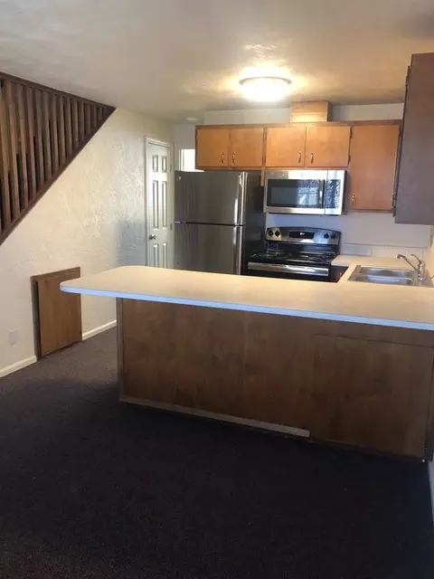 1290 E 18th Ave, Eugene, OR 97403 photo 4