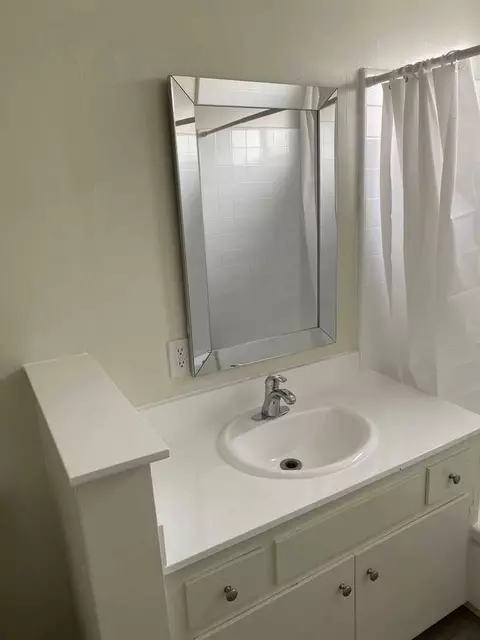 20356 Cohasset St, Los Angeles, CA 91306