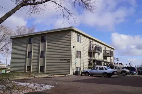 3000 S Mayfair Dr, Sioux Falls, SD 57106