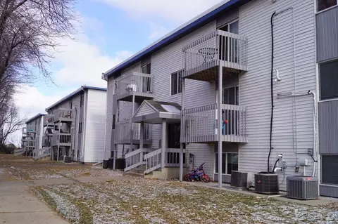 3000 S Mayfair Dr, Sioux Falls, SD 57106
