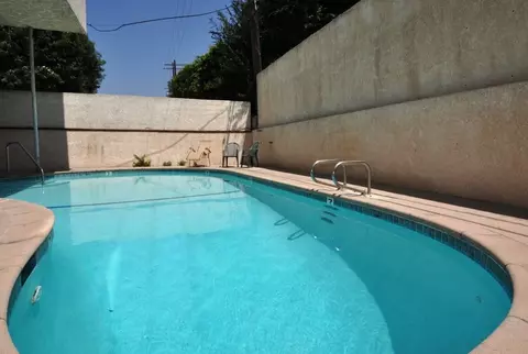 4414 Woodman Ave, Los Angeles, CA 91423