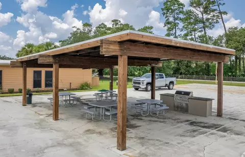 2801 W Sunset Dr, Orange, TX 77630