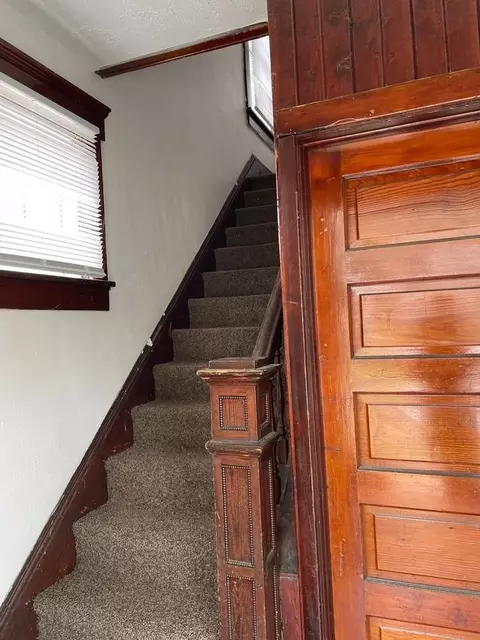 2325 4th St NW, Canton, OH 44708