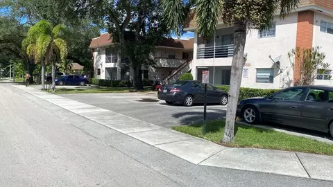6033 SW 35th St, Miramar, FL 33023