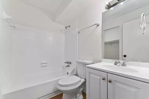 1220 NW 12th St, Gainesville, FL 32601