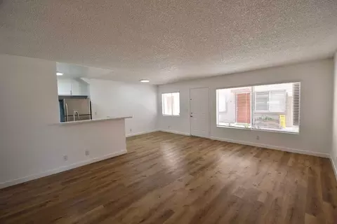 21350 Parthenia St, Canoga Park, CA 91304