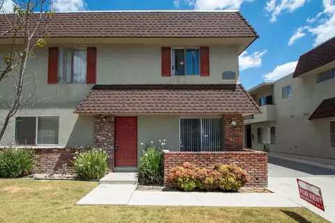 10935 Peach Grove St, North Hollywood, CA 91601