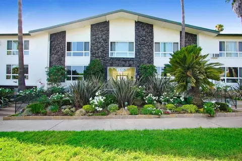 1545 N Laurel Ave, Los Angeles, CA 90046