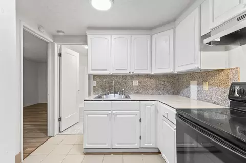 4320 NE Maywood Pl, Maywood Park, OR 97220