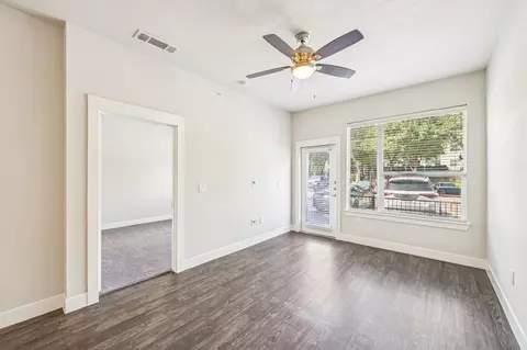 333 E Greenbriar Ln, Dallas, TX 75203 photo 9