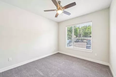 333 E Greenbriar Ln, Dallas, TX 75203 photo 8