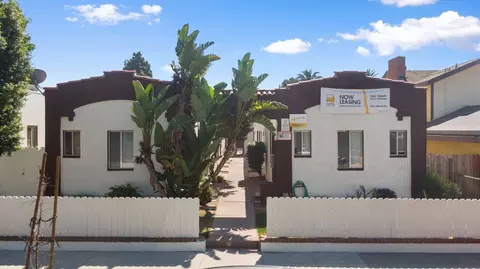 2652 E 15th St, Long Beach, CA 90804