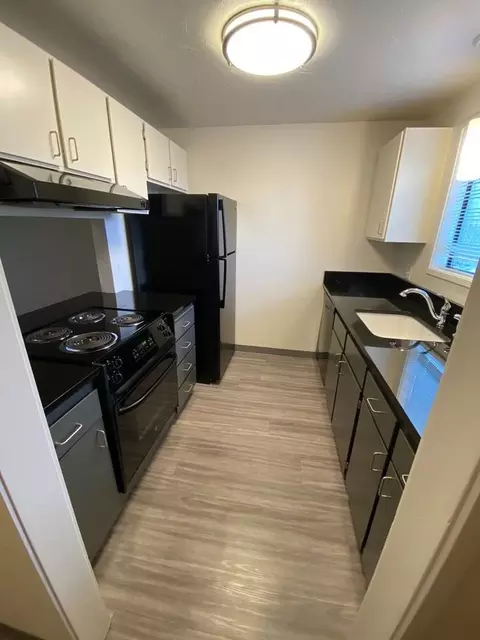 1800 Cal Young Rd, Eugene, OR 97401