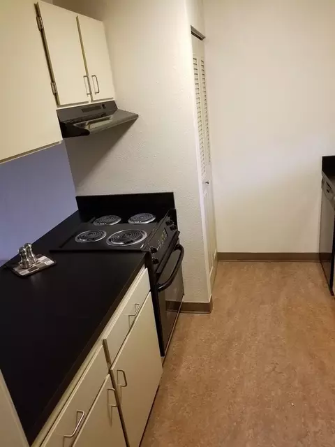1800 Cal Young Rd, Eugene, OR 97401