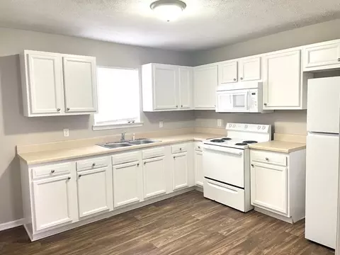 609 Landers St, Shelbyville, TN 37160