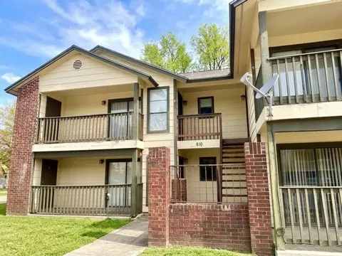 810 Station St, Converse, TX 78109