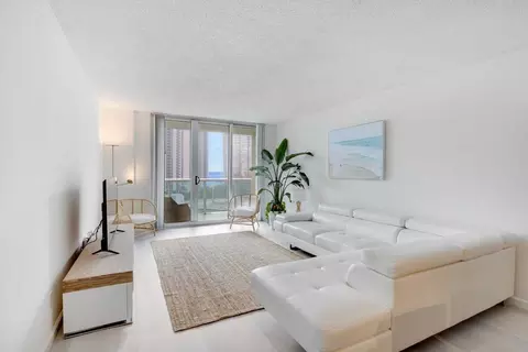 Collins Ave, North Miami Beach, FL 33160