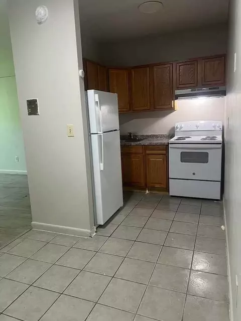 22 Elliott St, Hartford, CT 06114