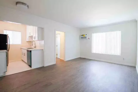 15339 Weddington St, Los Angeles, CA 91411