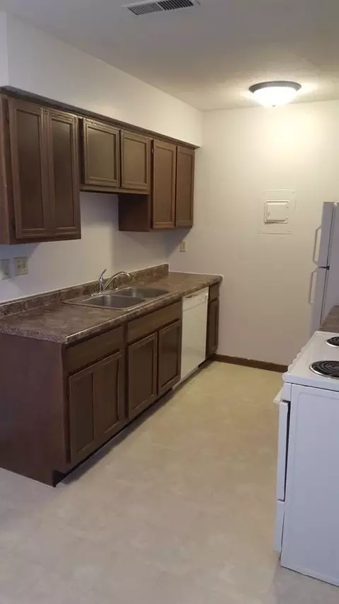 733 747 Russell Rd, Waterloo, IA 50701