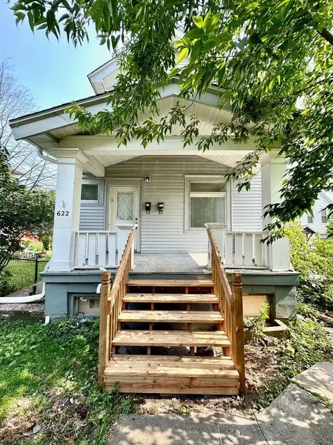 622 E 8th St, Duluth, MN 55805