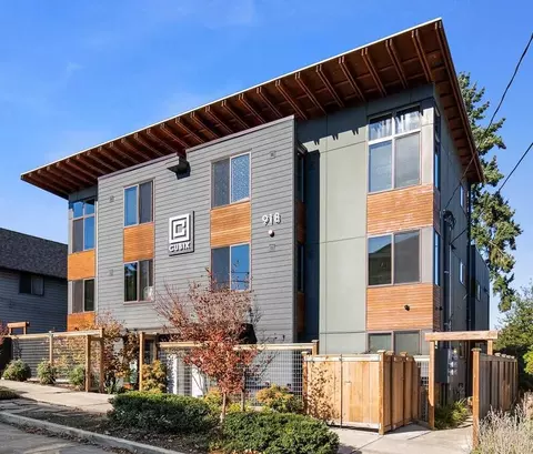 918 N 103rd St, Seattle, WA 98133