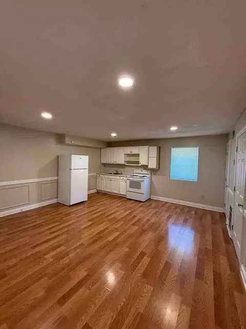3349 Ridgelake Dr, Metairie, LA 70002