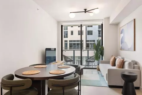 11 NE 6th St, Miami, FL 33132