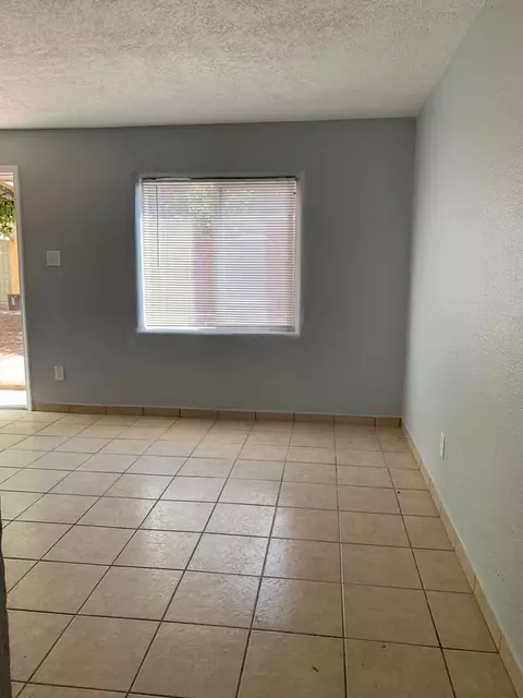 328 Rhode Island St NE, Albuquerque, NM 87108
