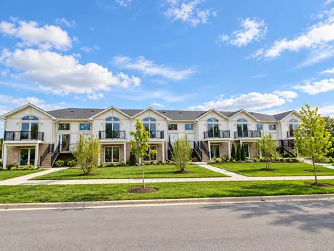 647 Ruby St, Crystal Lake, IL 60014