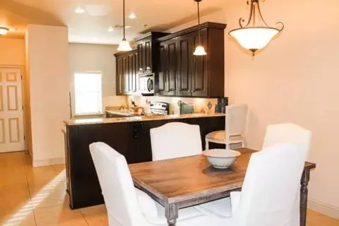 810 Lafitte St, Mandeville, LA 70448