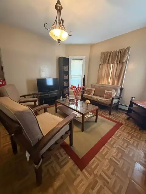 190 Shaw St, Lowell, MA 01851